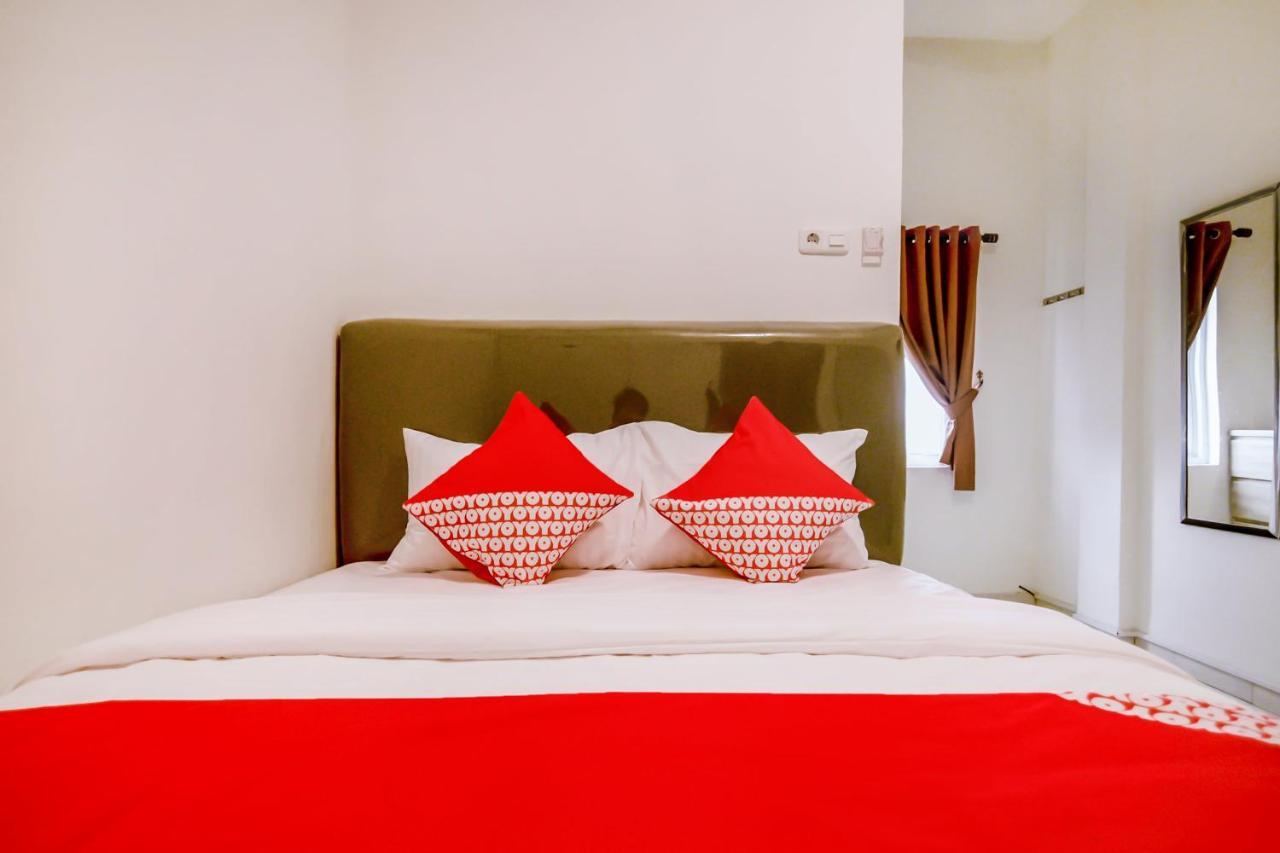 Hotel Oyo 183 The Pipe House Palembang Exterior foto